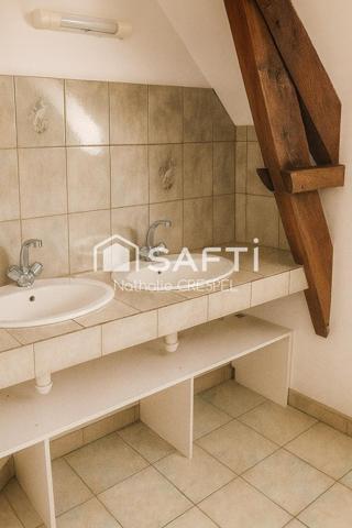 Longère en pierre rénovée de 146 m², 6 pièces