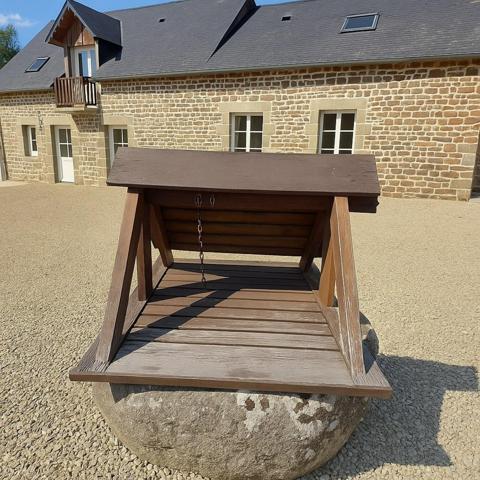 Longère en pierre rénovée de 146 m², 6 pièces