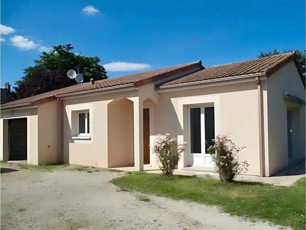 Maison de plain pied 3 Chambres / Bourg sous La Roche