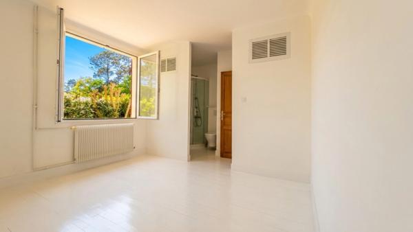 Basco-landaise rénovée, 5 chambres, un bureau, terrain 1 857 m² - piscinable