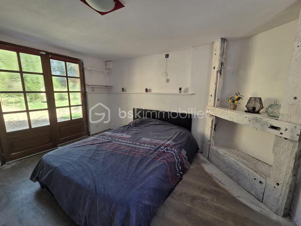 Découvrez cette charmante maison, située dans un environnement offrant confort et tranquillité seulement à 10 minute de Mirande. Une véritable invitation à un style de vie serein tout en restant à proximité de la vie urbaine.

Avec ses 145 m² répartis sur 5 pièces, cette maison présente un espace généreux et bien agencé. Profitez de deux terrasses idéales pour vos moments de détente sous le soleil et une belle piscine pour vous rafraîchir sur un joli jardin clos et arboré de 4630 m²sans aucun vis à vis. Vous profiterez également d'un garage ainsi que de dépendances.

Idéalement situé, ce bien est une occasion à ne pas manquer.