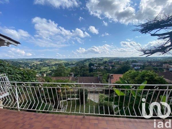 Maison de village 8 pièces de 215 m² à Pays de Belvès (24170)