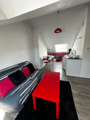 Votre agence l'adresse vous propose cet agréable studio meublé secteur GRAVILLE