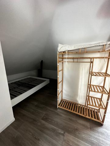Votre agence l'adresse vous propose cet agréable studio meublé secteur GRAVILLE