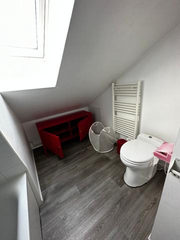 Votre agence l'adresse vous propose cet agréable studio meublé secteur GRAVILLE