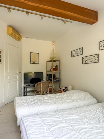 Maison
                                                                                                                                                                                                                                                                                                                        5 pièce(s)                                                                                                                                                                                                          4 chambre(s)                                                                                                                                                                                                          153  m²