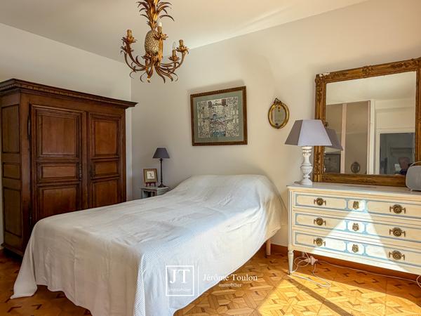 Maison
                                                                                                                                                                                                                                                                                                                        5 pièce(s)                                                                                                                                                                                                          4 chambre(s)                                                                                                                                                                                                          153  m²