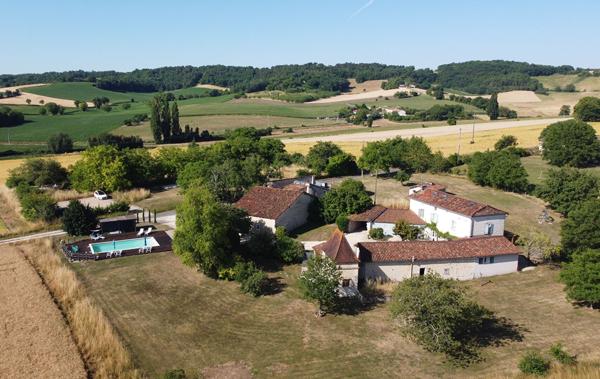 Maison familiale avec maison d'amis & piscine Palluaud