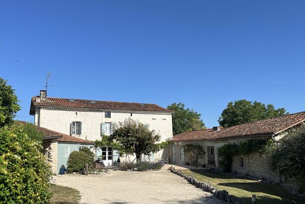 Maison familiale avec maison d'amis & piscine Palluaud