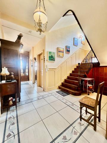 Maison bourgeoise avec dépendances et jardin