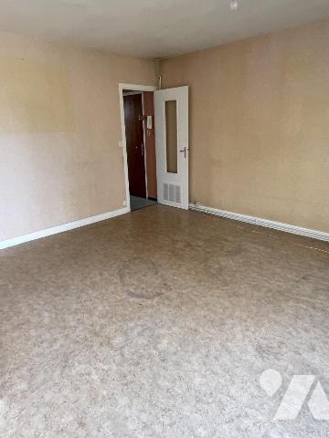 Appartement de type 3, une chambre, cave