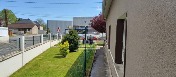Maison Dole 3 pièce(s) 60 m2, quartier AZANS, plain-pied, garage double, terrain clos