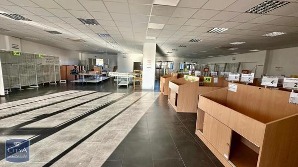 Local commercial à vendre 296.24m²