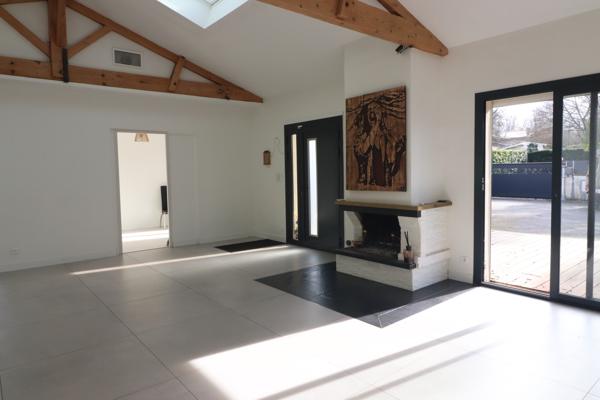 Maison familiale de plain pied hyper centre de LEOGNAN