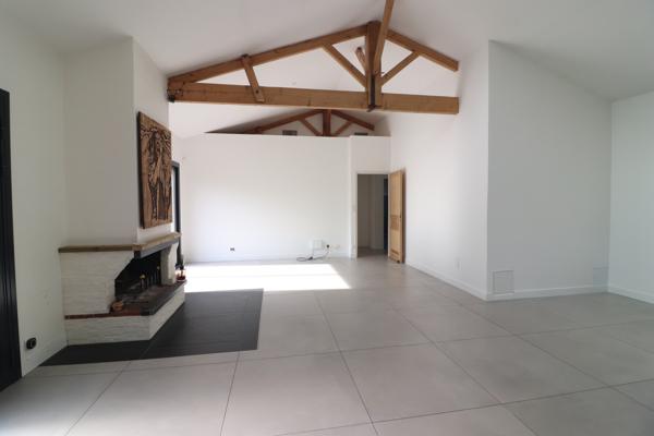 Maison familiale de plain pied hyper centre de LEOGNAN