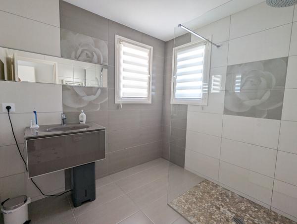 Maison familiale aux beaux volumes avec jardin de 2700 m² - Challans proche centre-ville