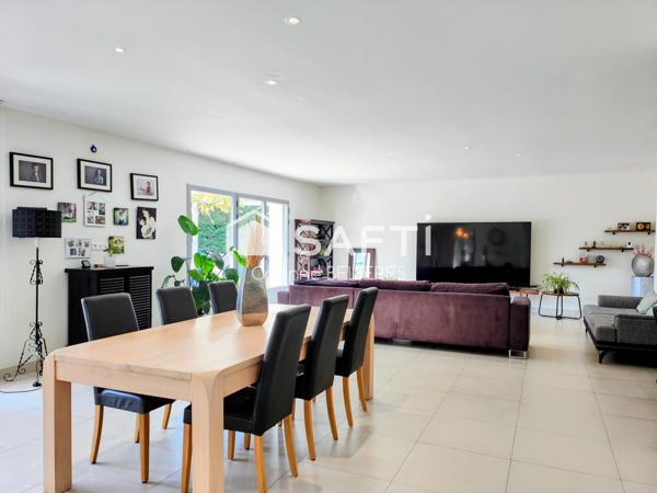 A vendre maison avec 4 chambres - terrain avec piscine - 1 logement indépendant