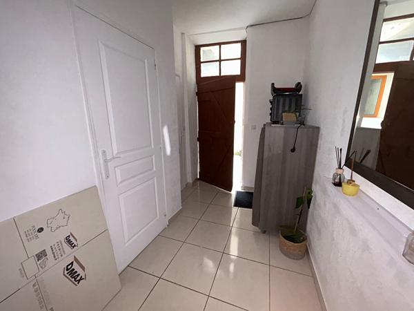 À LOUER - T2 MEUBLÉ AVEC COUR PRIVATIVE - CENTRE-VILLE DE NARBONNE
