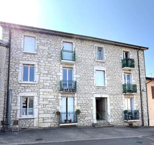 Immeuble de rapport au coeur d'Arinthod ? 6 logements -Revenus immédiats