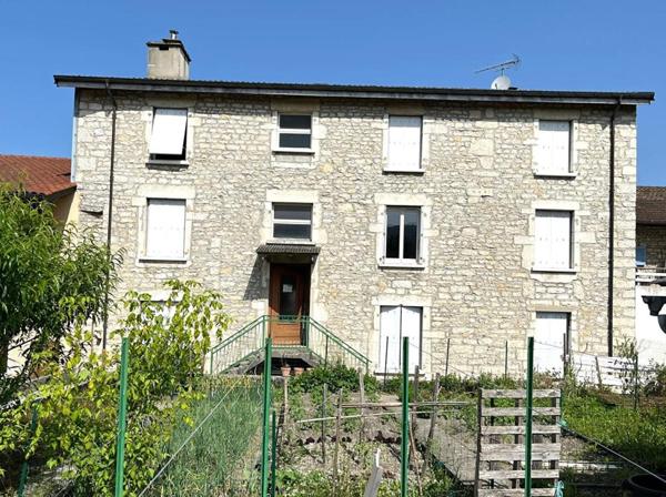 Immeuble de rapport au coeur d'Arinthod ? 6 logements -Revenus immédiats