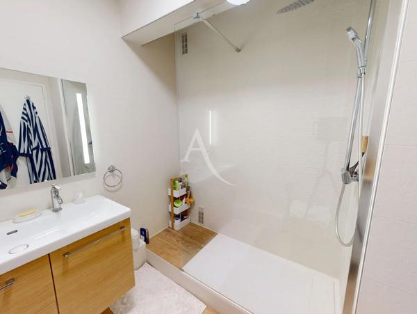 Bondy, Appartement, T4, avec parking et cave