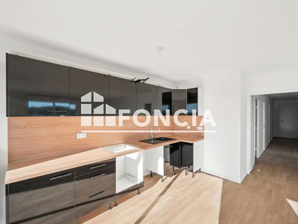 Location Appartement 4 pièces 90.7 m² - 194 / 196 RUE DES QUEYRIES Bordeaux 33100