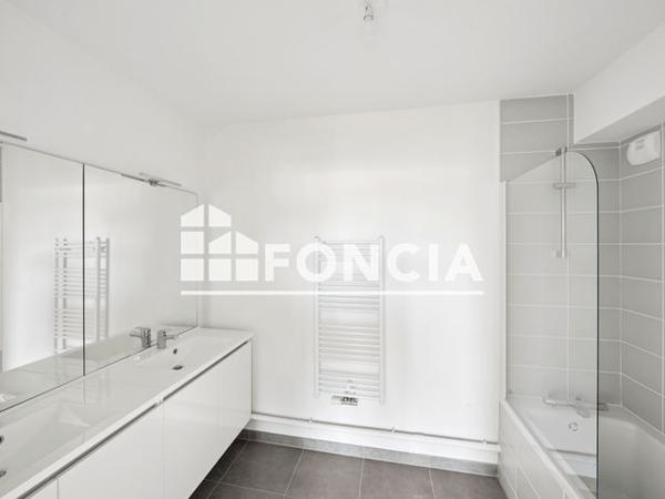 Location Appartement 4 pièces 90.7 m² - 194 / 196 RUE DES QUEYRIES Bordeaux 33100