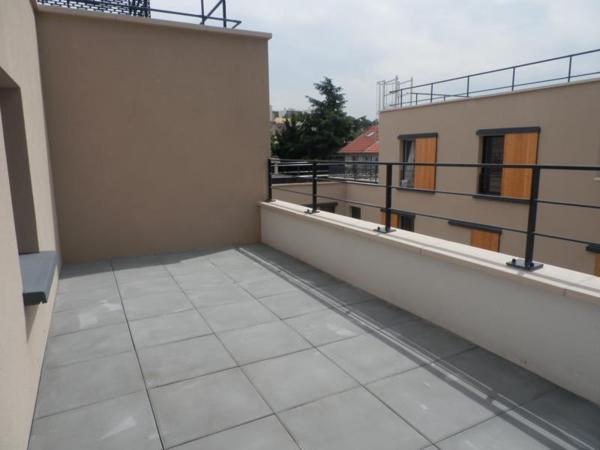 NANTERRE - PROCHE DE LA PLACE DE LA BOULE