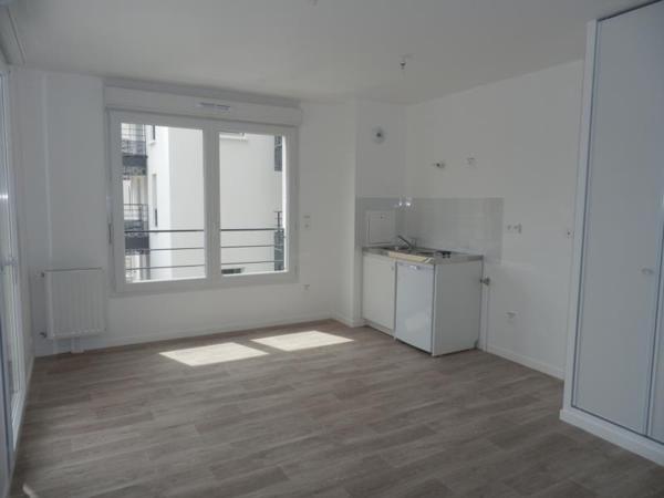 NANTERRE - PROCHE DE LA PLACE DE LA BOULE