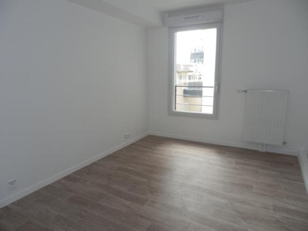 NANTERRE - PROCHE DE LA PLACE DE LA BOULE