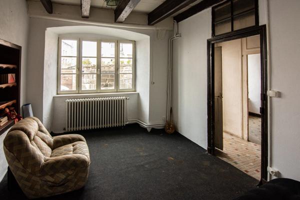 LA CHAISE DIEU Maison de 8 Pièces 6 Chambres