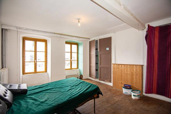 LA CHAISE DIEU Maison de 8 Pièces 6 Chambres