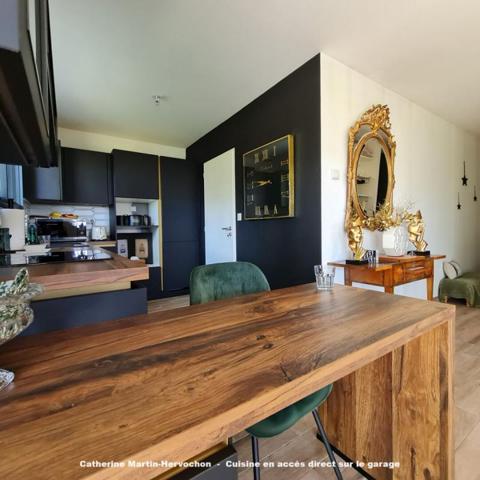 Maison de 2022 de plain-pied avec 2 chambres et garage