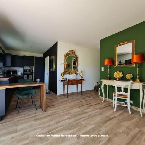 Maison de 2022 de plain-pied avec 2 chambres et garage