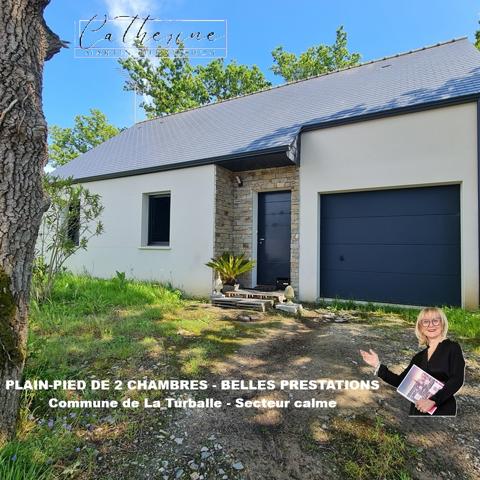 Maison de 2022 de plain-pied avec 2 chambres et garage