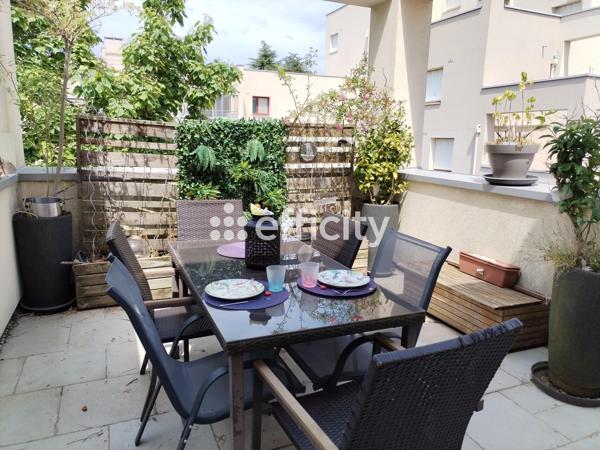 Appartement
         3 pièces
        - 70 m² Exclusivité 249 600 € *