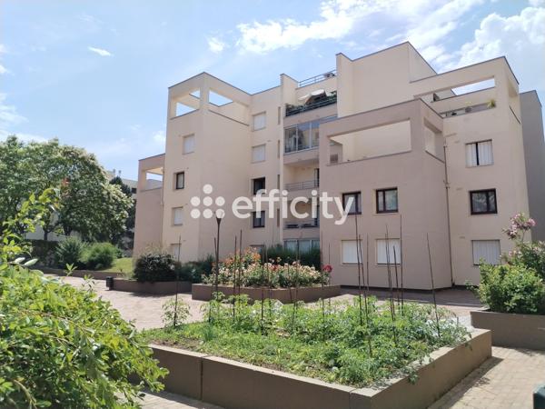 Appartement
         3 pièces
        - 70 m² Exclusivité 249 600 € *