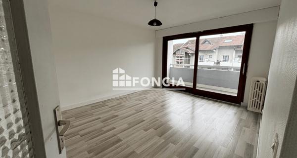 Location Studio 31.09 m² - Ville-la-grand 74100