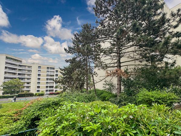 Appartement Rosny 3 pièces 77 m2 - Métro L.11  - GOLF