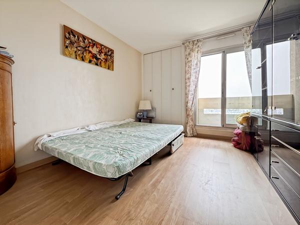 Appartement Rosny 3 pièces 77 m2 - Métro L.11  - GOLF