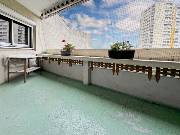 Appartement Rosny 3 pièces 77 m2 - Métro L.11  - GOLF