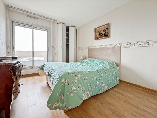 Appartement Rosny 3 pièces 77 m2 - Métro L.11  - GOLF