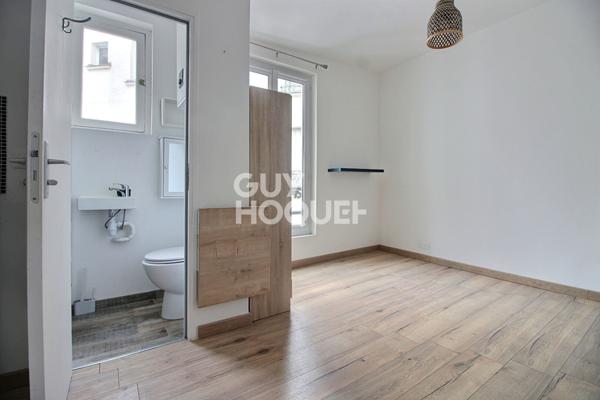 JOLI STUDIO 15 m² - Passage de Clichy Paris18