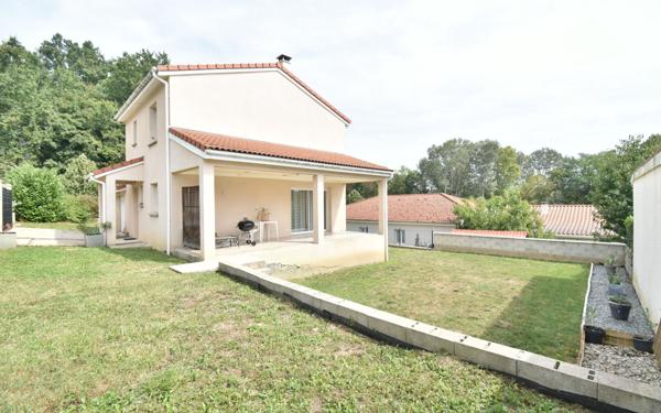 Maison à vendre    4 pièces •  Villieu-Loyes-Mollon