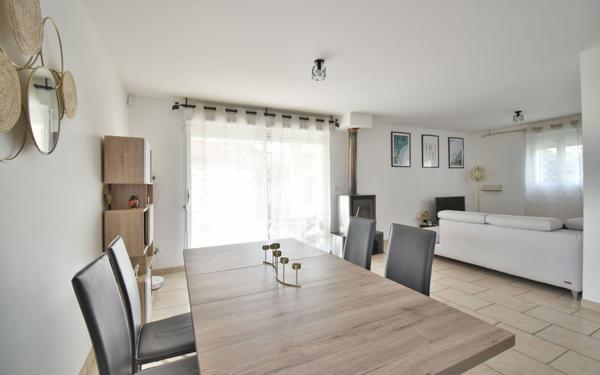 Maison à vendre    4 pièces •  Villieu-Loyes-Mollon