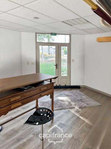 Local/bureau à vendre de 480 m2 sur 4027 m2 de terrain