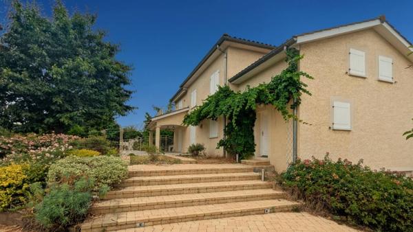 Maison à vendre 10 pièces de 195 m²