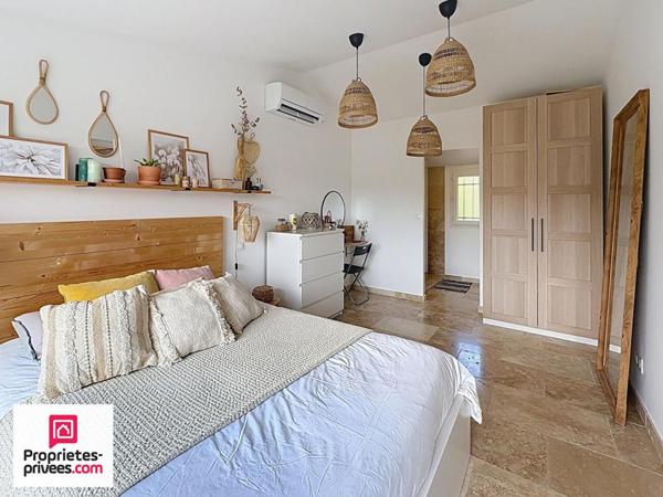 Villa T5 avec piscine et garage sur 2565 m² de terrain plat et clos