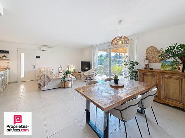 Villa T5 avec piscine et garage sur 2565 m² de terrain plat et clos