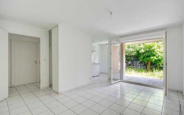 Appartement à vendre    2 pièces • 44 m2 Castelginest